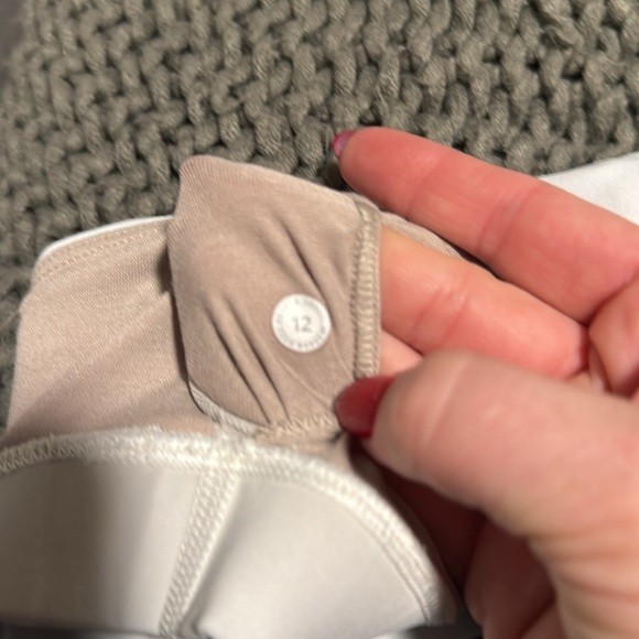 Lululemon sports bra, white, cross back size 12 - Picture 4 of 4